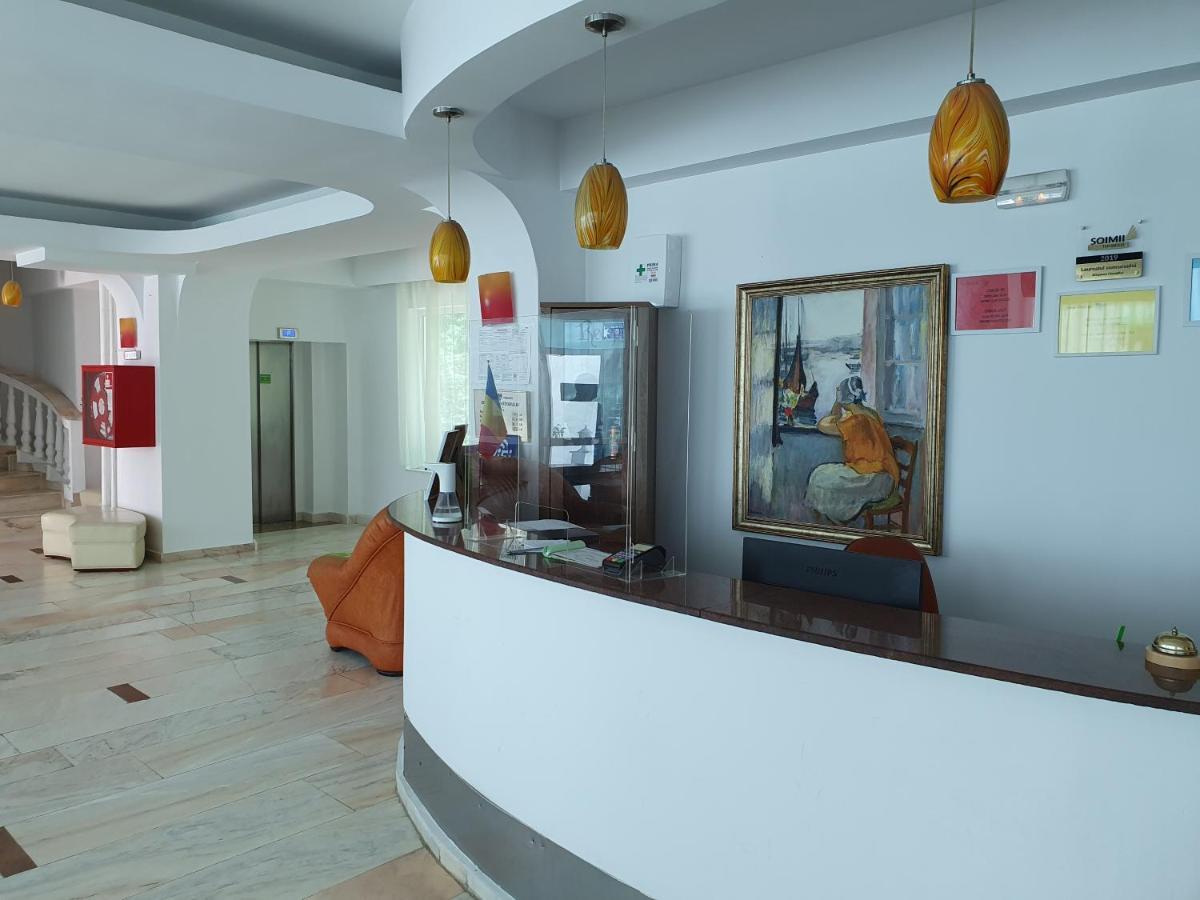 Hotel Cornul Vanatorului Piteşti Exterior foto