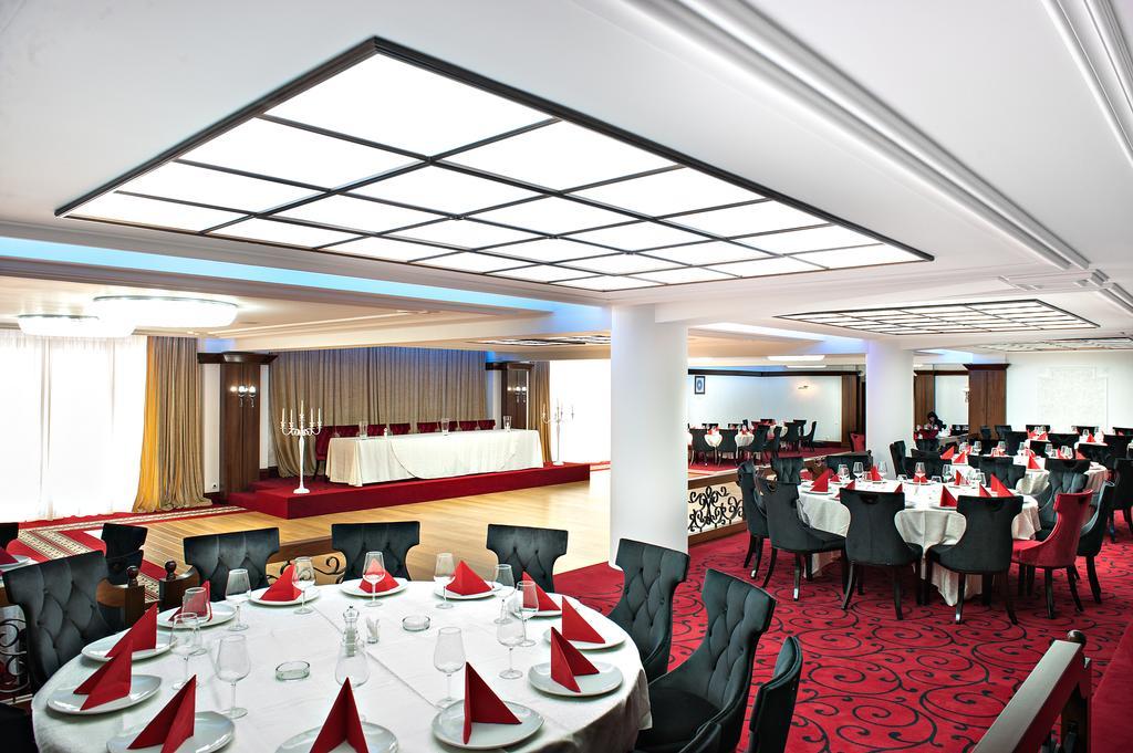 Hotel Cornul Vanatorului Piteşti Exterior foto
