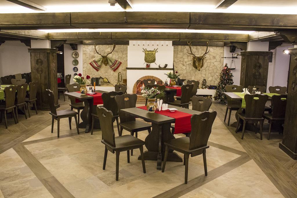 Hotel Cornul Vanatorului Piteşti Exterior foto