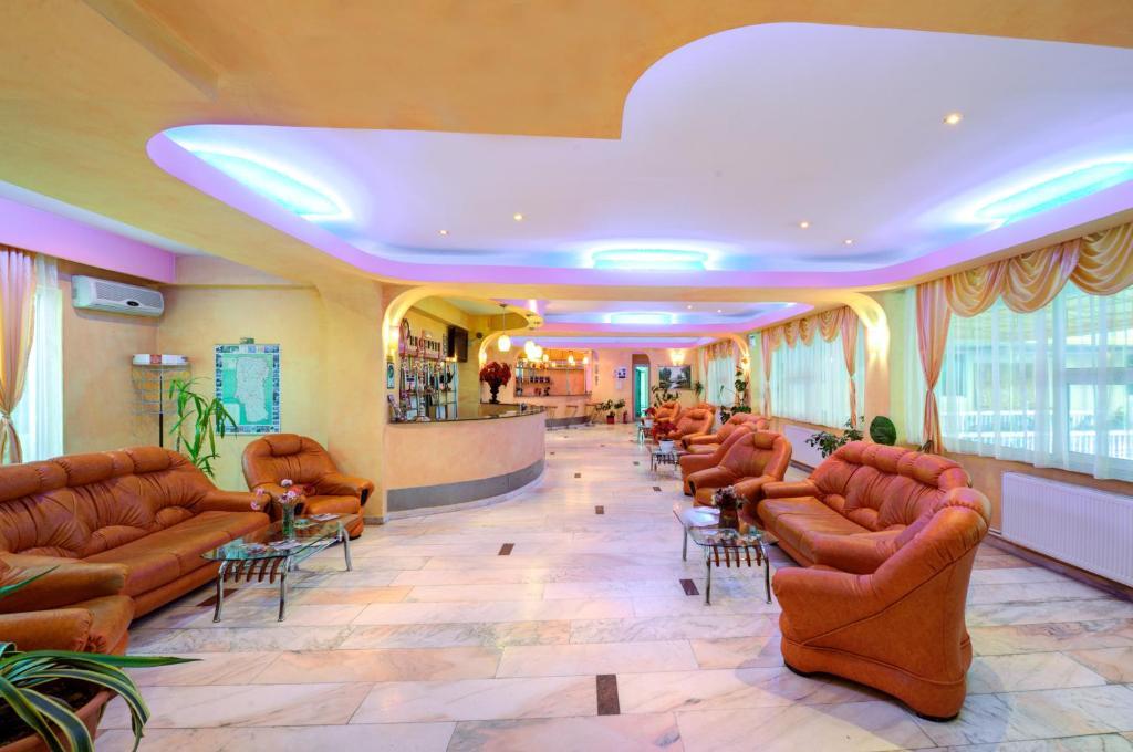 Hotel Cornul Vanatorului Piteşti Exterior foto