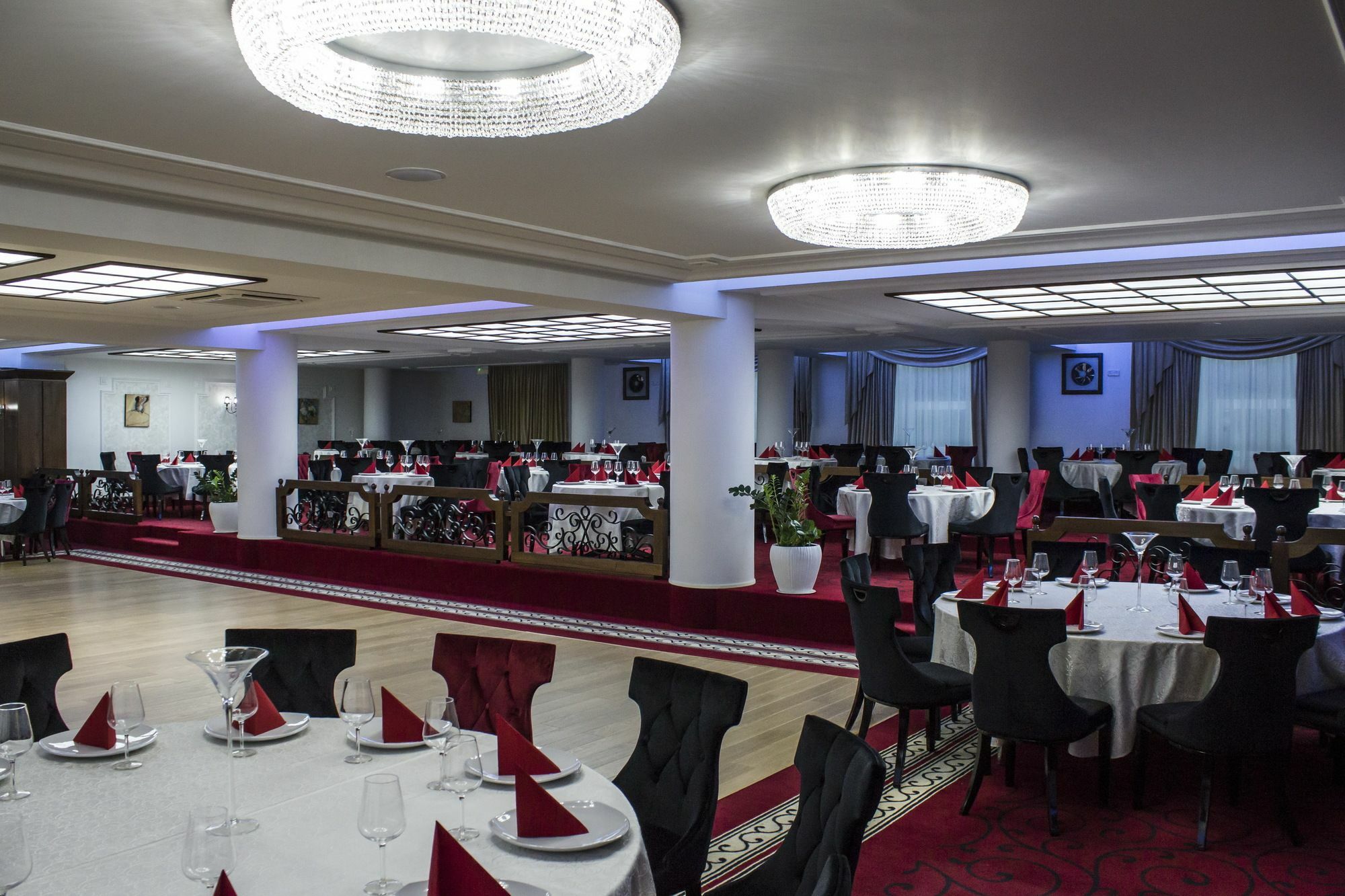 Hotel Cornul Vanatorului Piteşti Exterior foto