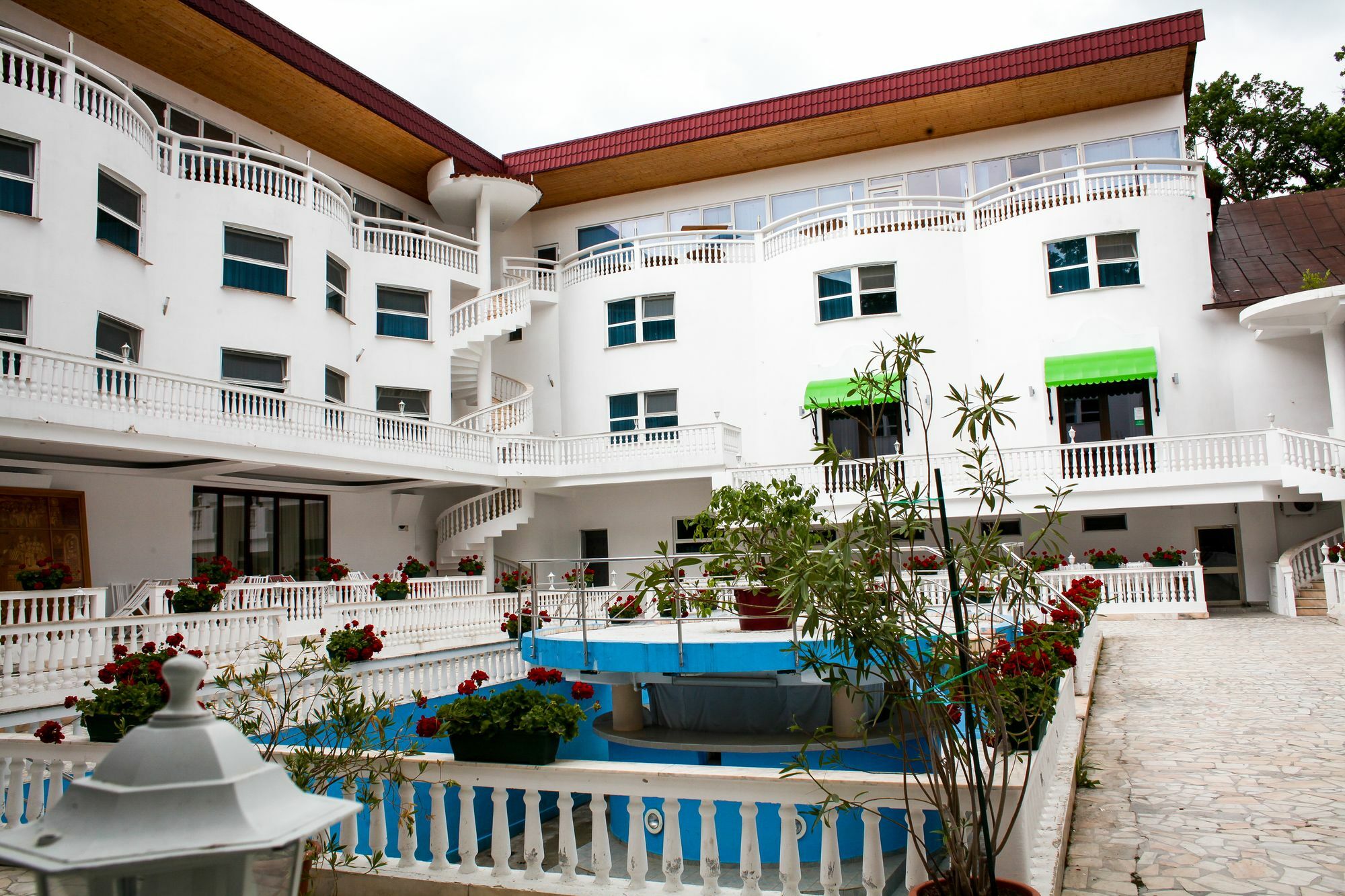 Hotel Cornul Vanatorului Piteşti Exterior foto